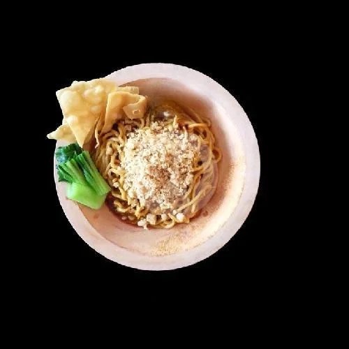 Mie Naga: Rasa yang Menggigit di Jantung Cilacap